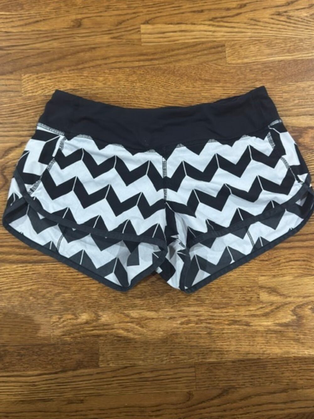 Lululemon Chevron Speed Up Shorts